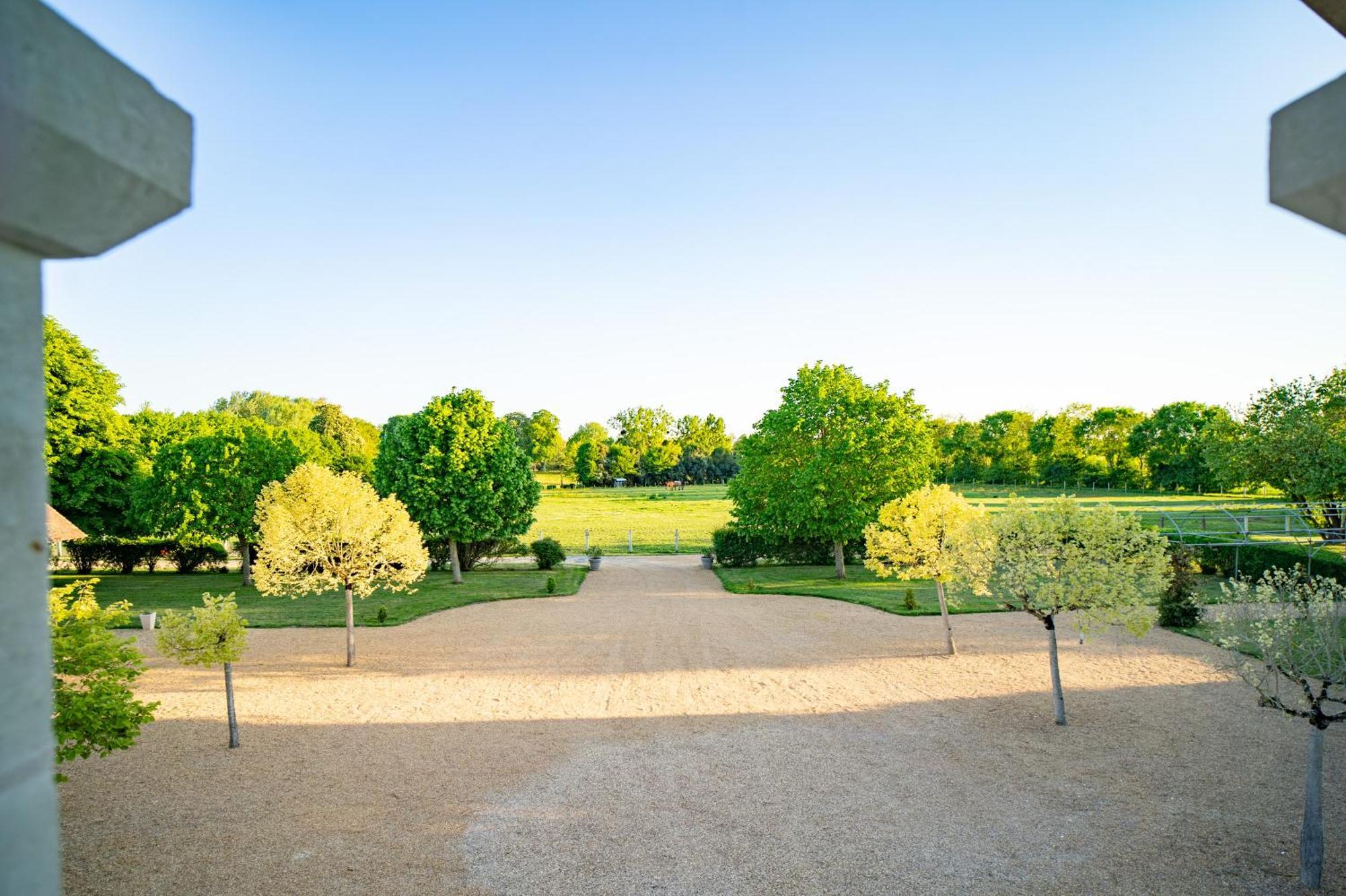 Hotel Haras De La Potardiere Crosmieres Экстерьер фото